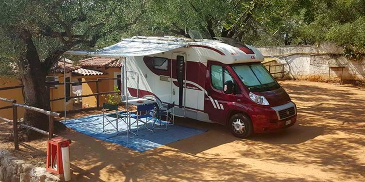 CAMPING