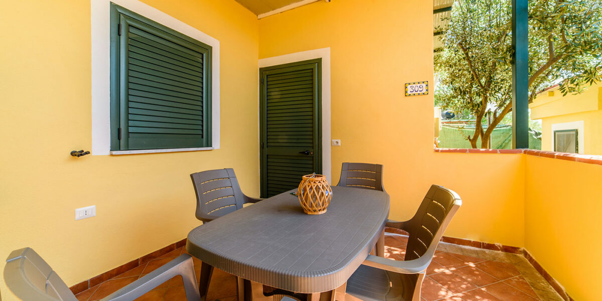 GIUNONE THREE-ROOM APARTMENT