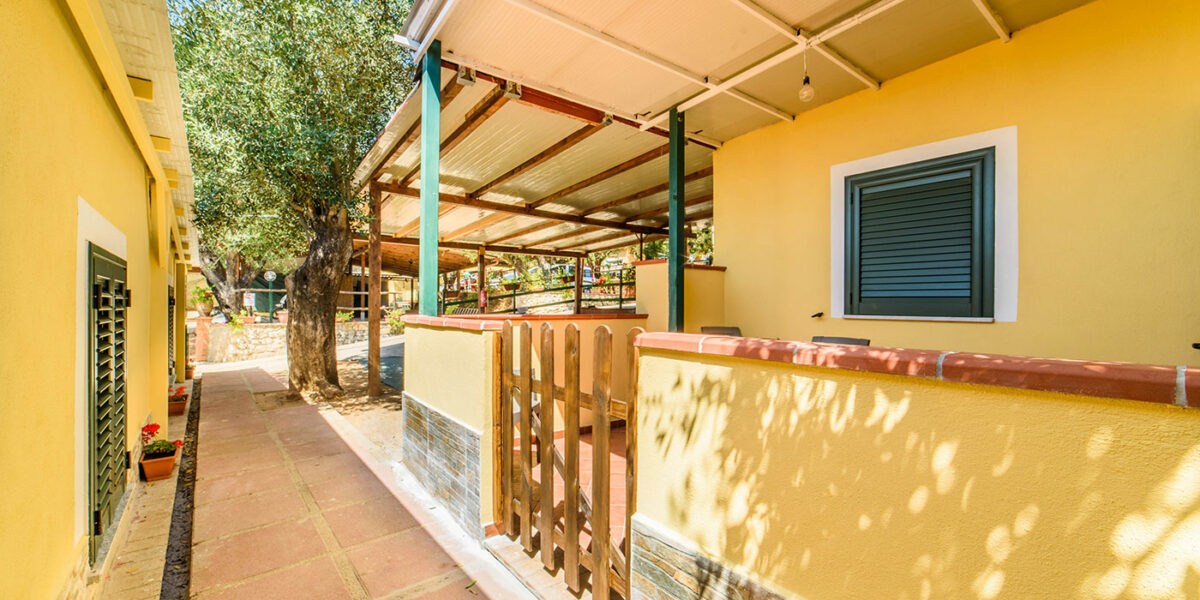 GIUNONE THREE-ROOM APARTMENT